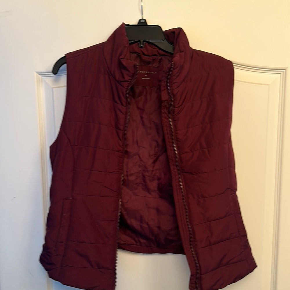 Aeropostale maroon puffer vest